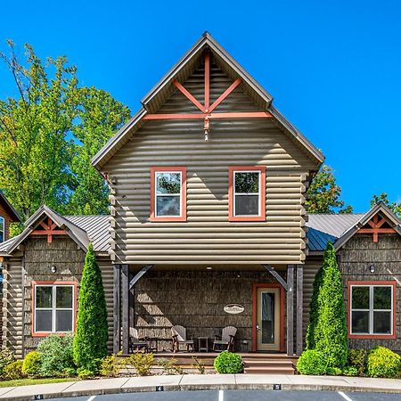 The Mighty Crabapple Manor By Stony Brook Cabins Gatlinburg Exterior photo