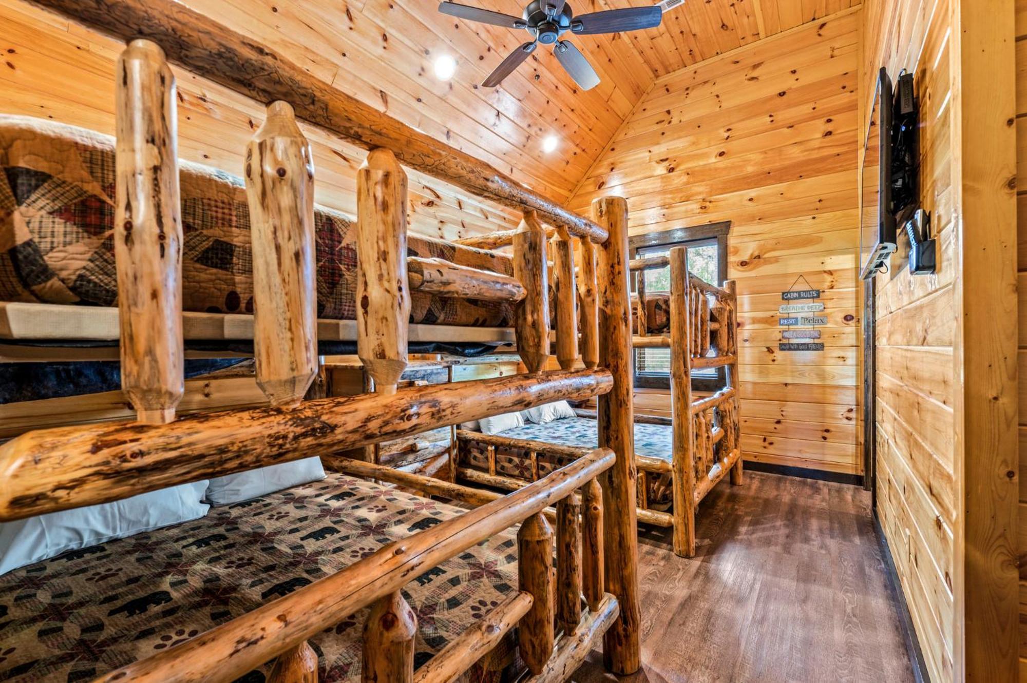 The Mighty Crabapple Manor By Stony Brook Cabins Gatlinburg Exterior photo