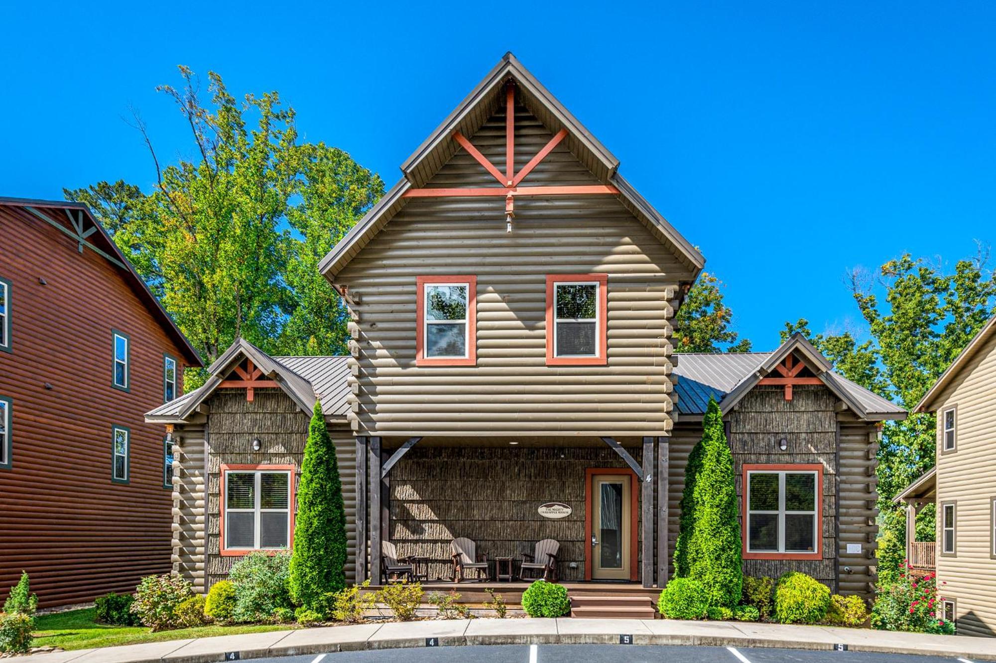 The Mighty Crabapple Manor By Stony Brook Cabins Gatlinburg Exterior photo