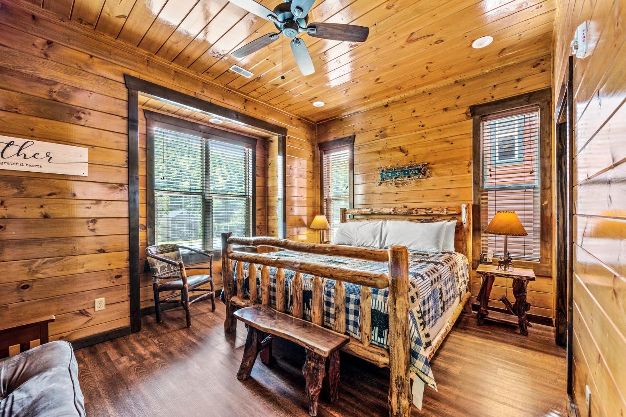 The Mighty Crabapple Manor By Stony Brook Cabins Gatlinburg Exterior photo