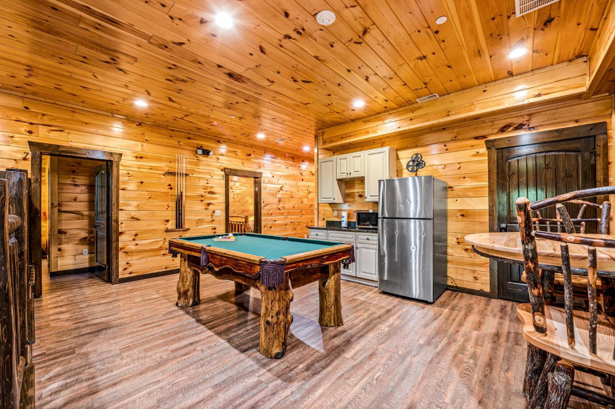 The Mighty Crabapple Manor By Stony Brook Cabins Gatlinburg Exterior photo